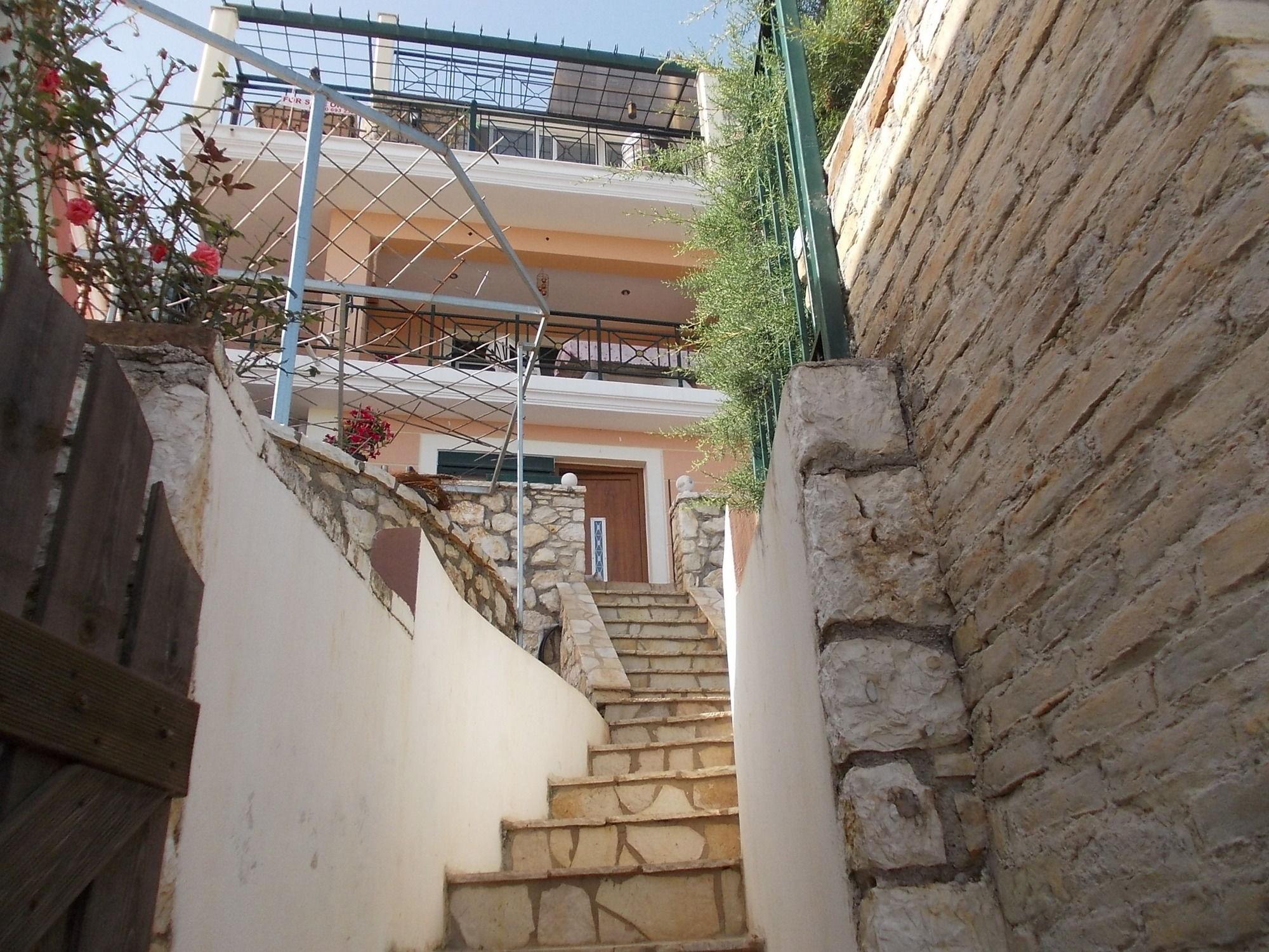 Sarakinos Apartments Barbati Exterior photo