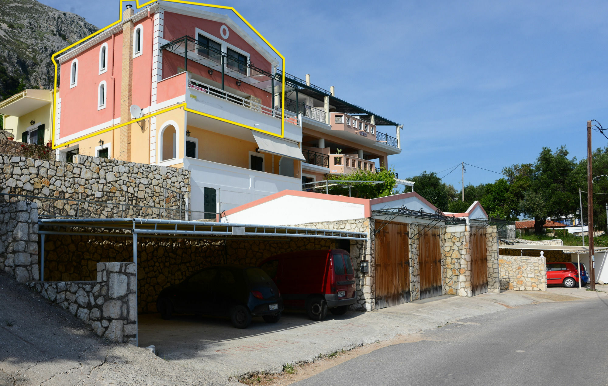 Sarakinos Apartments Barbati Exterior photo